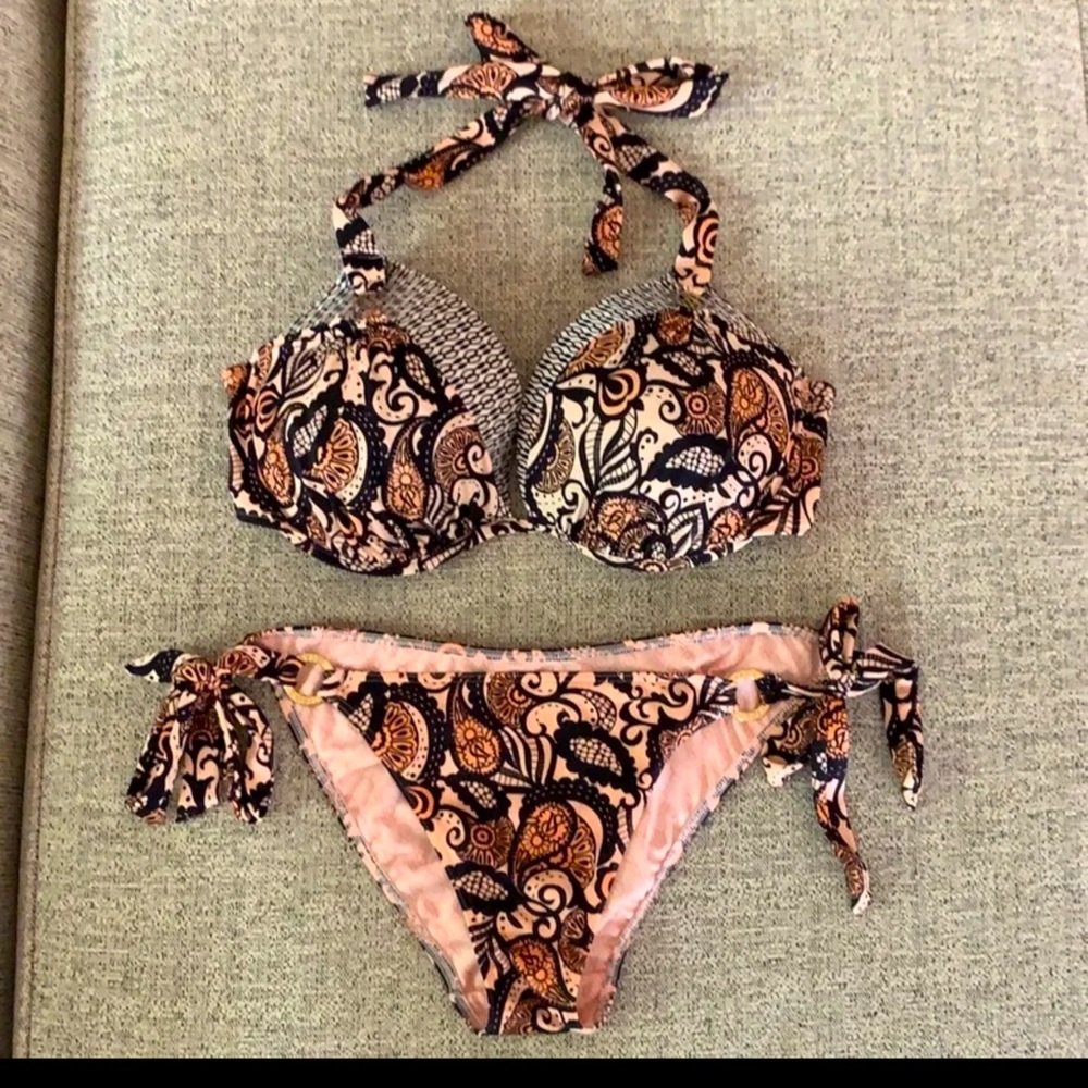 Victoria’s Secret Bikini